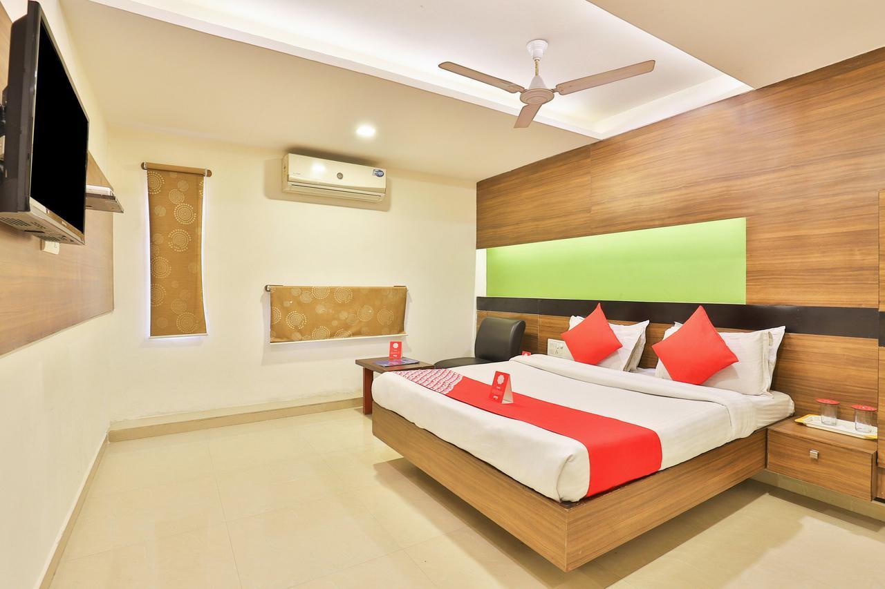 Oyo 4605 Hotel Aakarsh Dharamshala Bagian luar foto